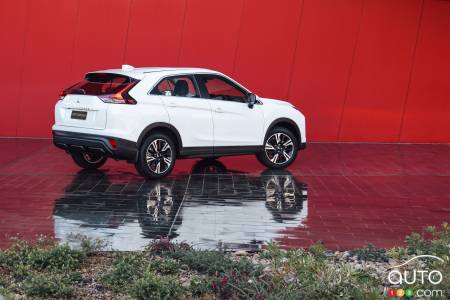 2022 Mitsubishi Eclipse Cross, three-quarters rear